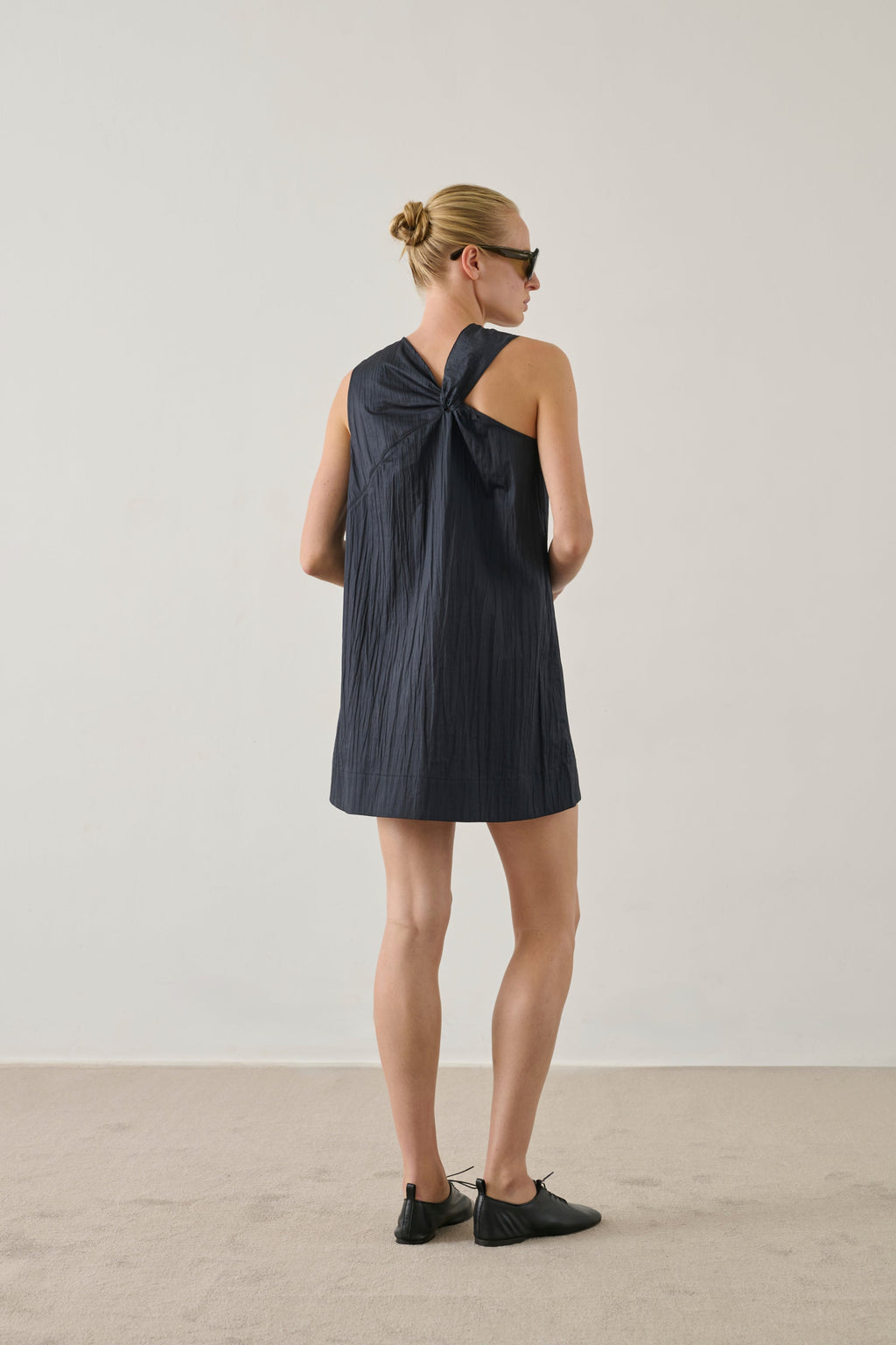 Robe courte en twill de coton plissé