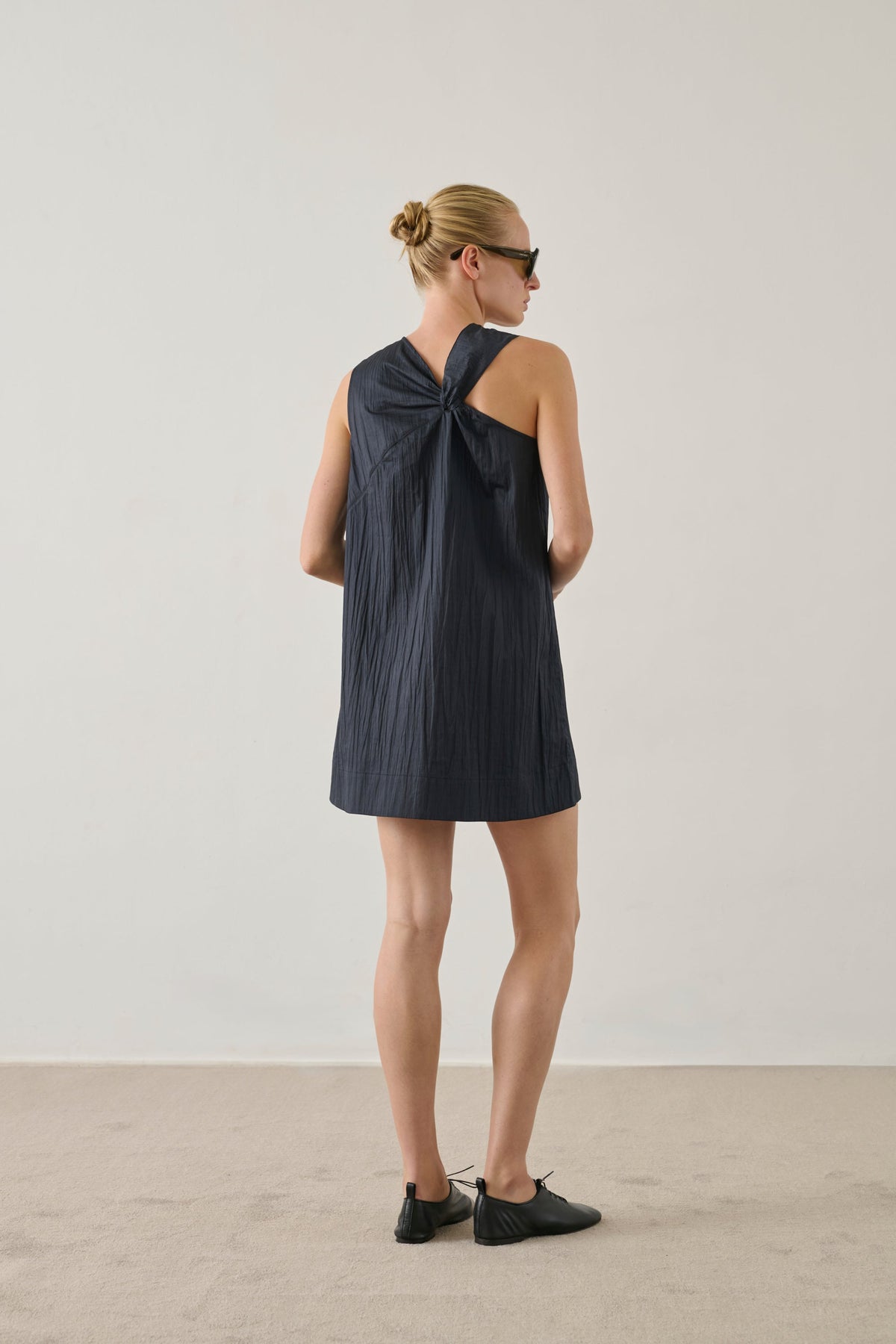 Robe courte en twill de coton plissé