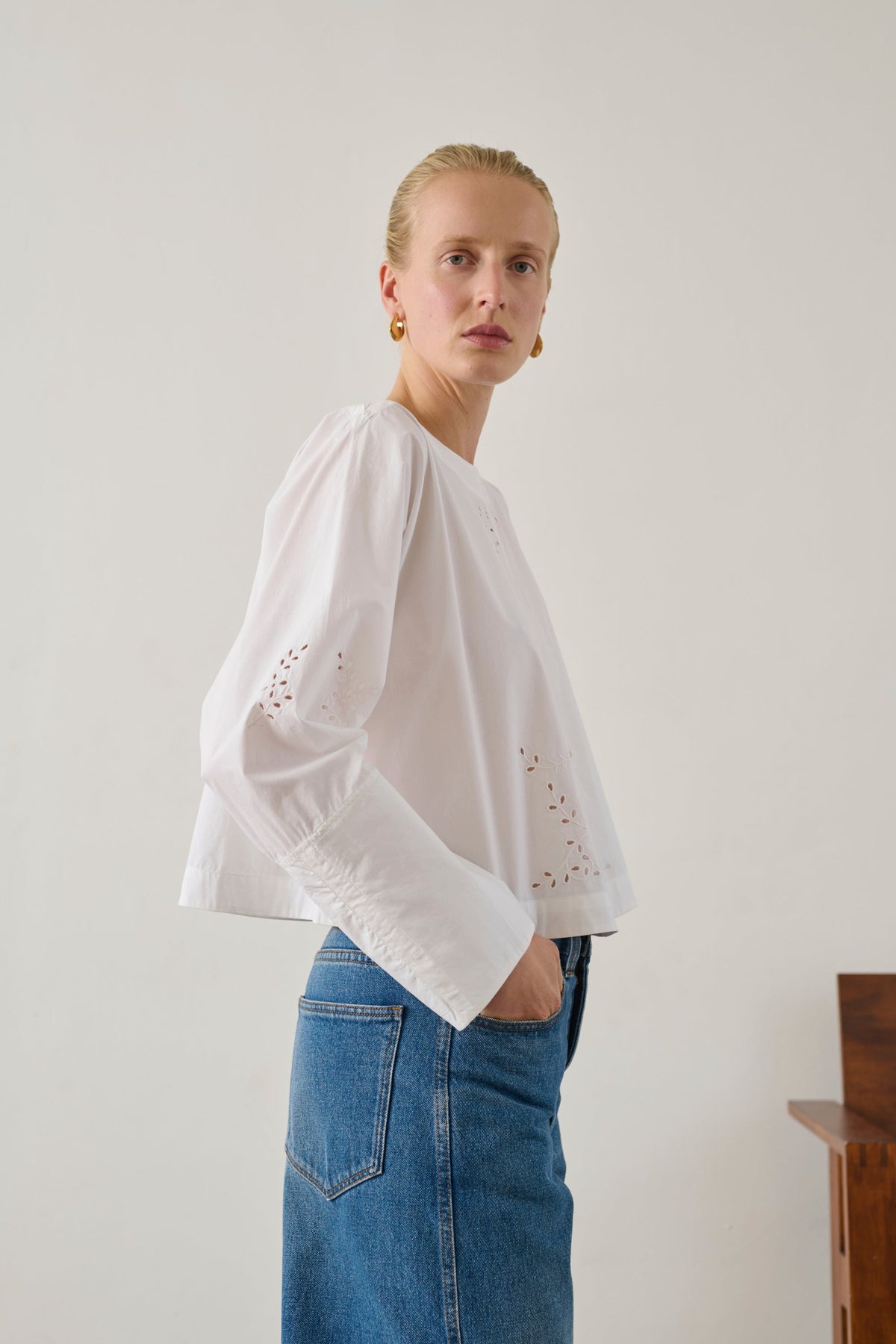 Blouse évasée en broderie anglaise