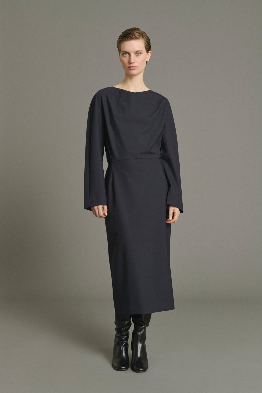 Robe tailleur en toile de laine