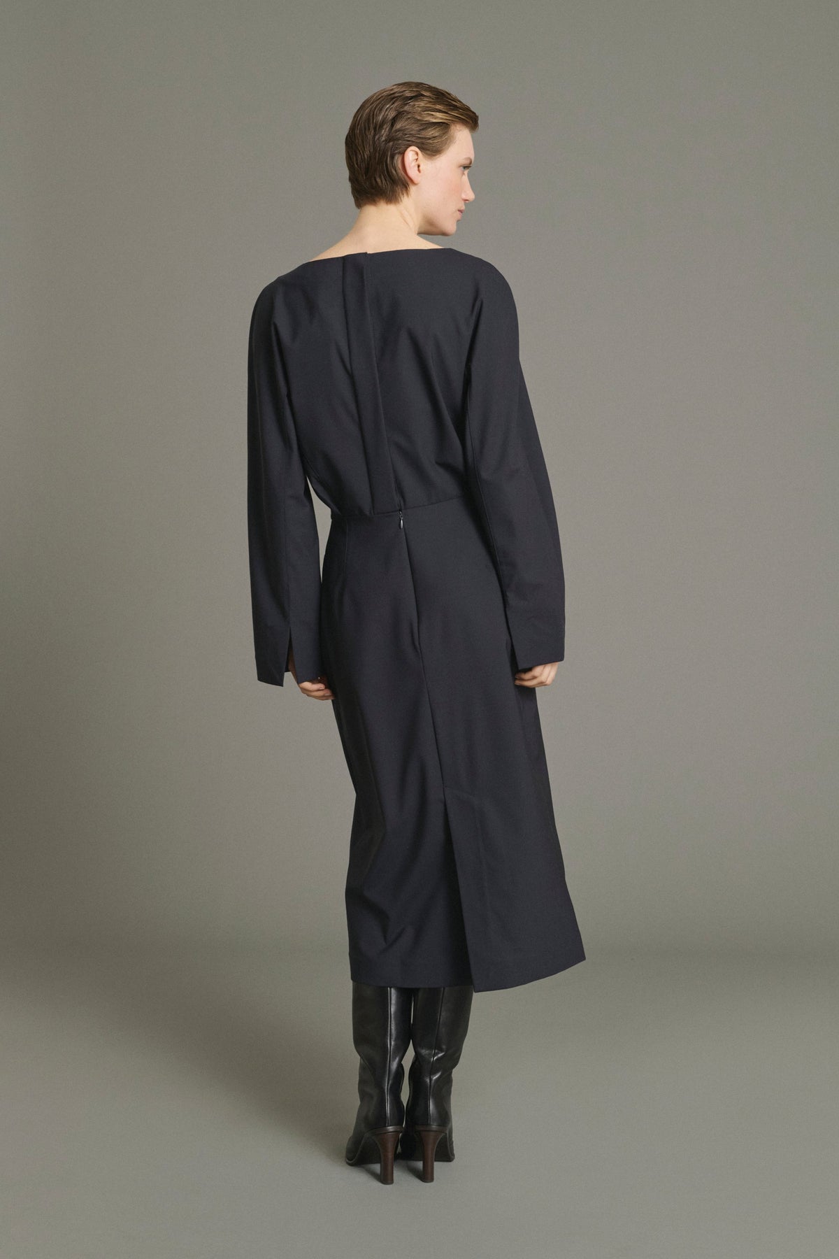 Robe tailleur en toile de laine