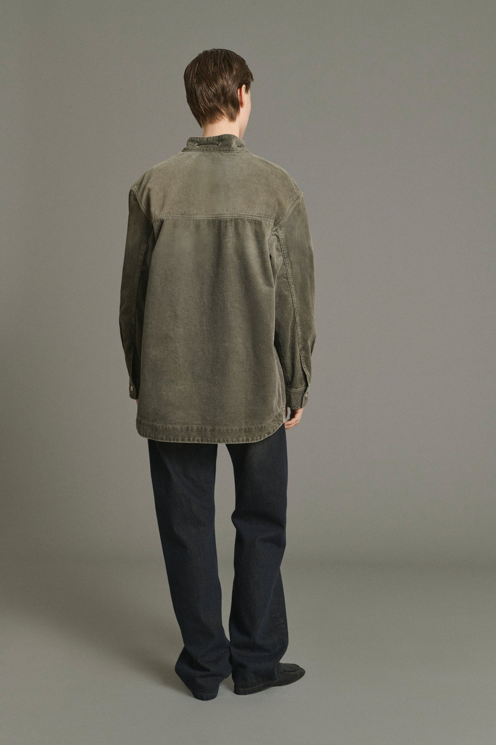 Jean étroit en denim noir sépia