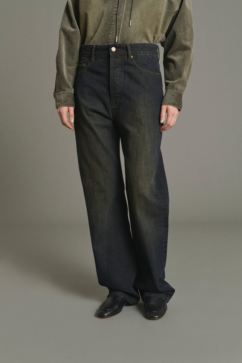 Jean étroit en denim délavé