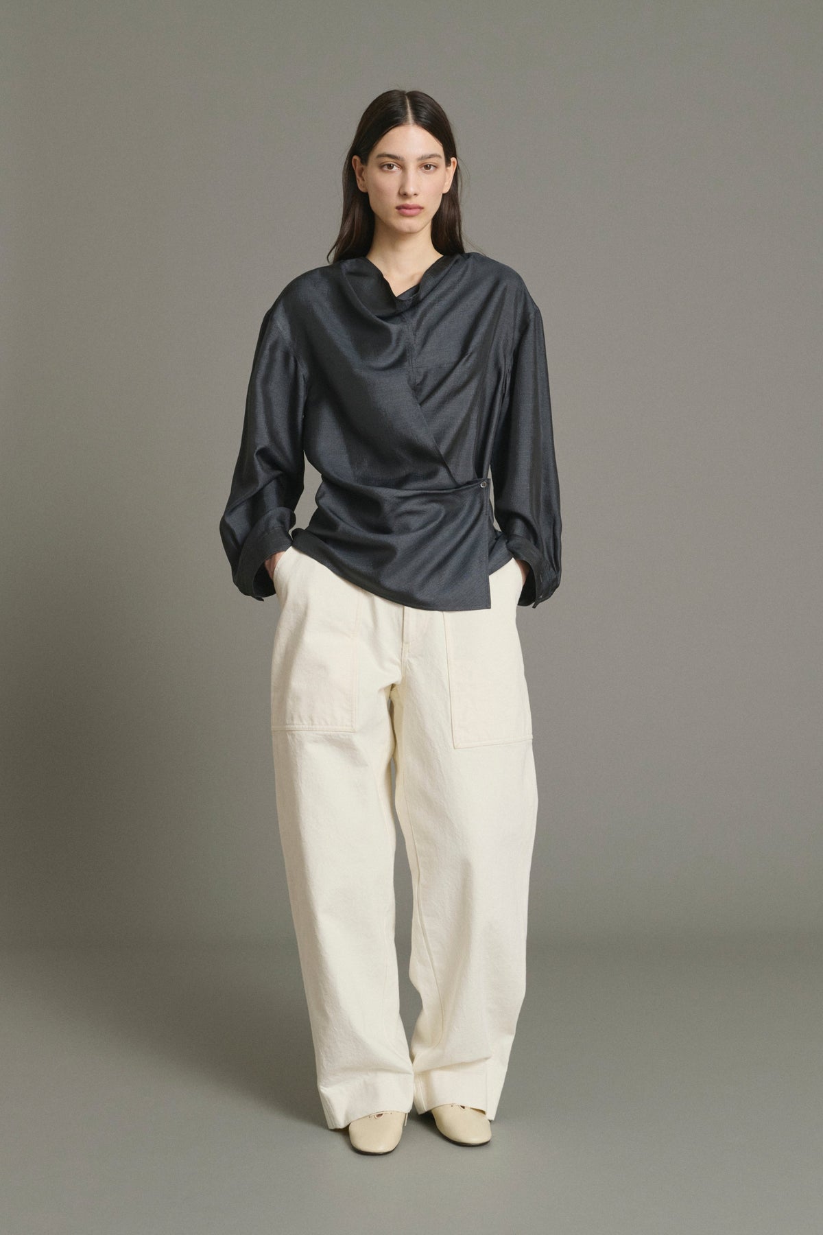 Blouse croisée en soie texturée