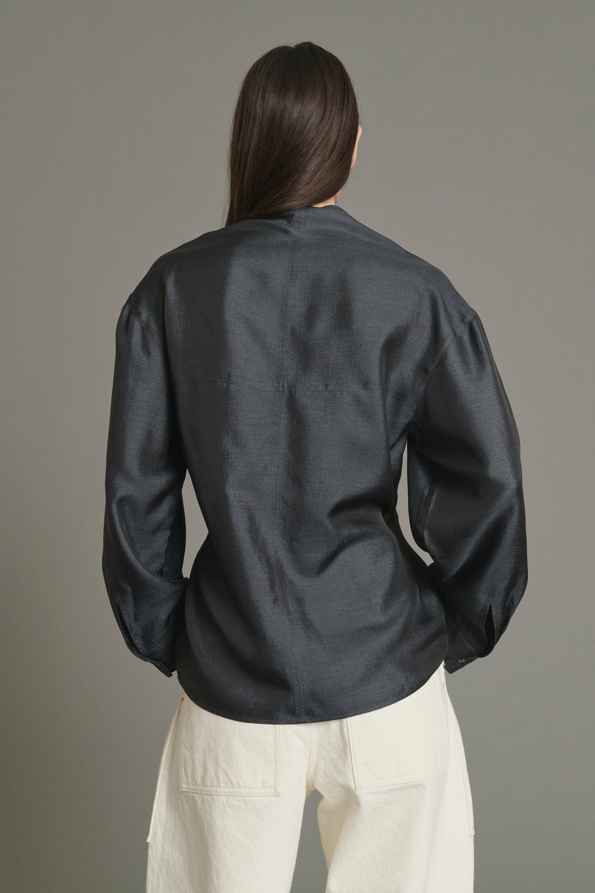 Blouse croisée en soie texturée