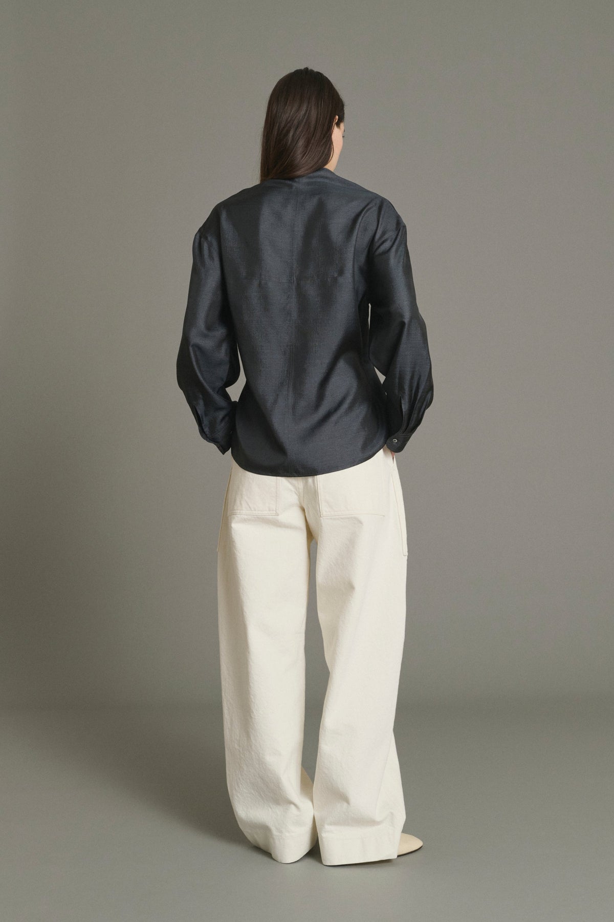 Blouse croisée en soie texturée