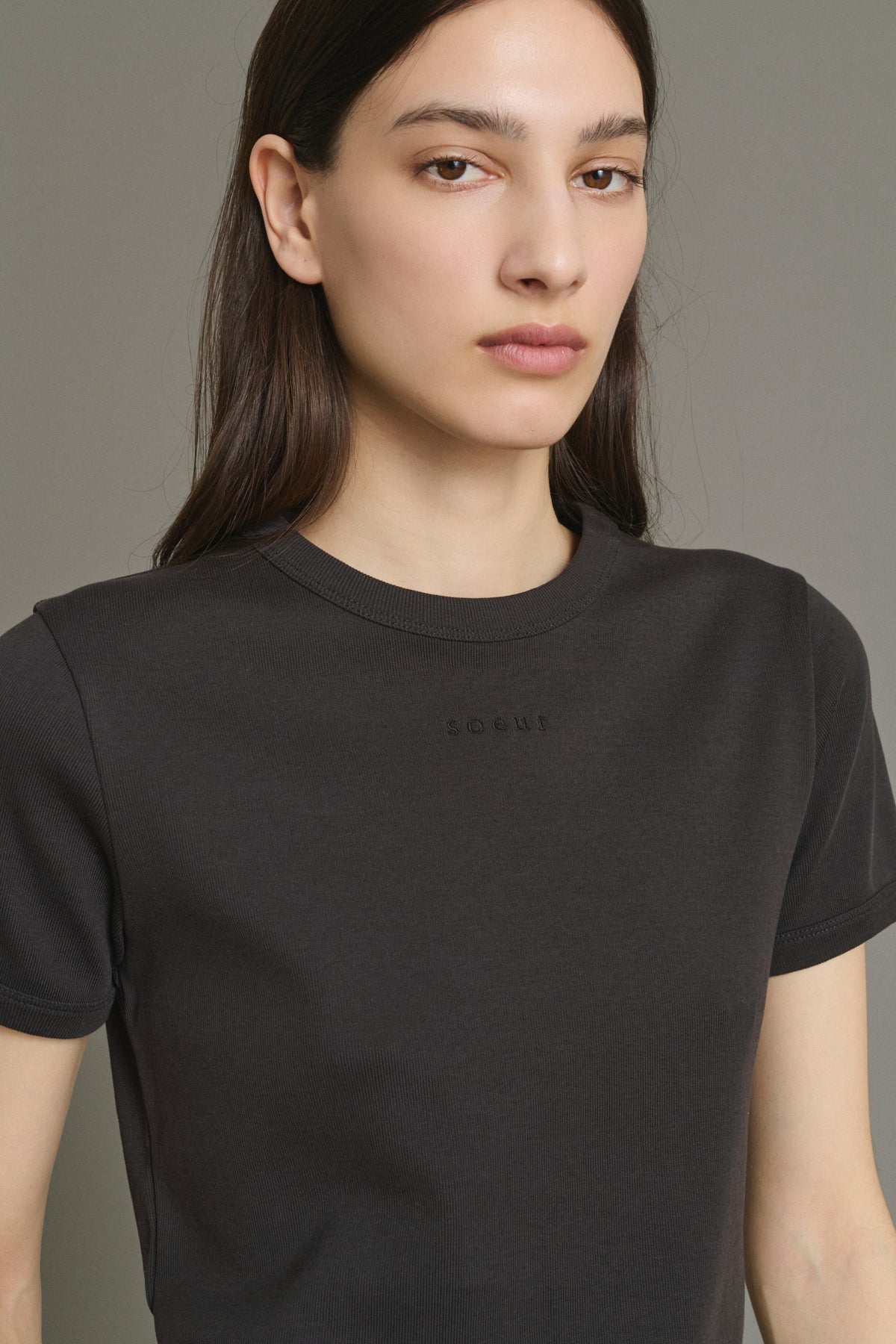 Tee-shirt brodé Soeur à petites côtes