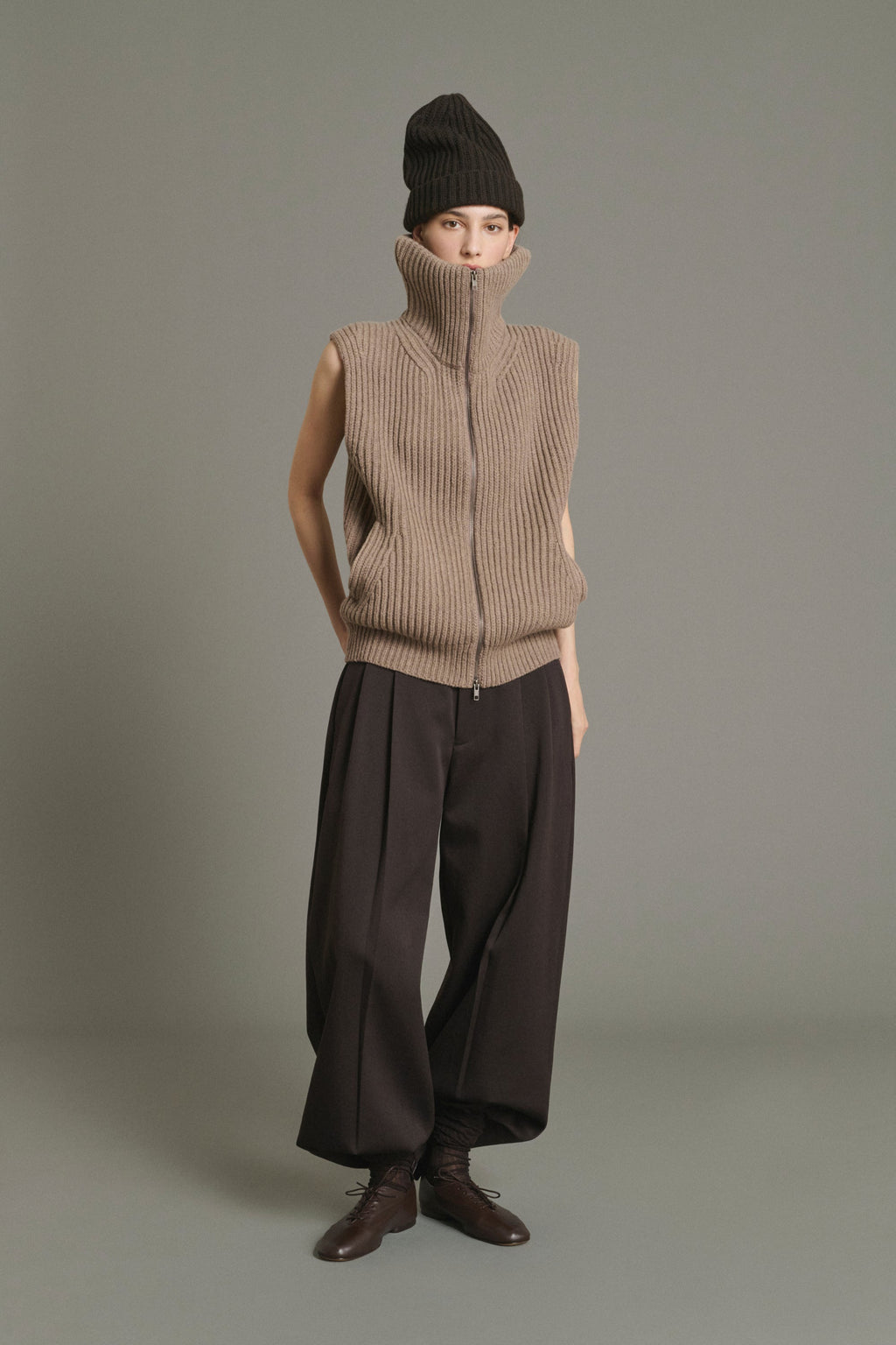 Cardigan oversize sans manches en côtes anglaises