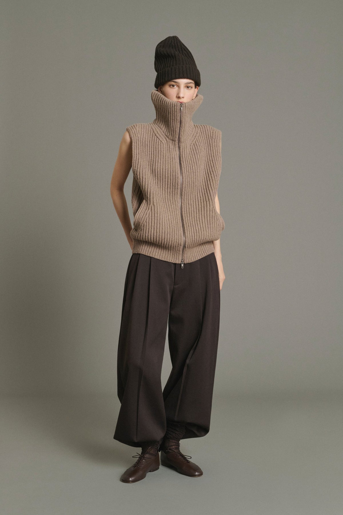 Cardigan oversize sans manches en côtes anglaises