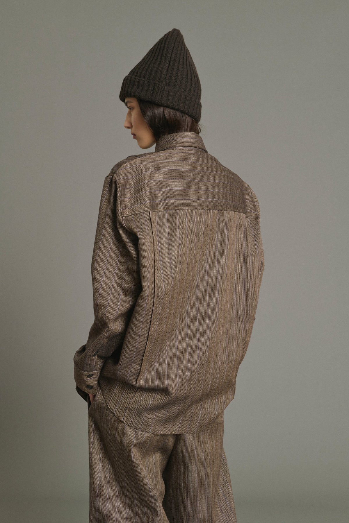 Chemise texturée à surpiqures apparentes