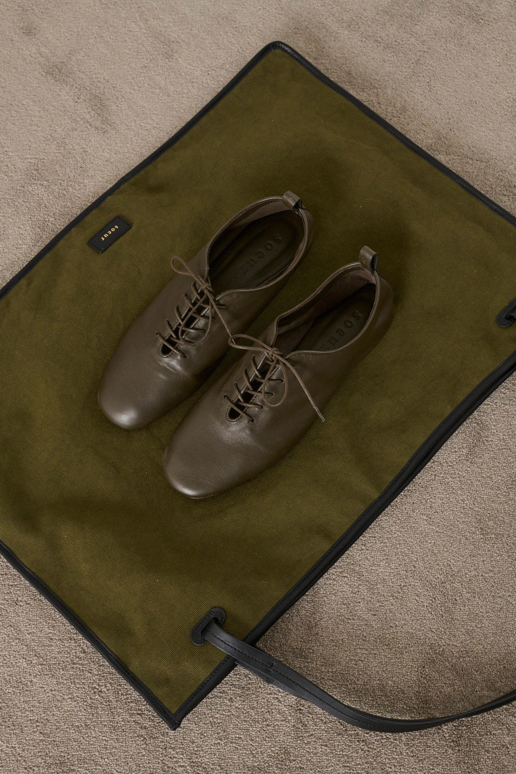 Derbies en cuir d'agneau souple