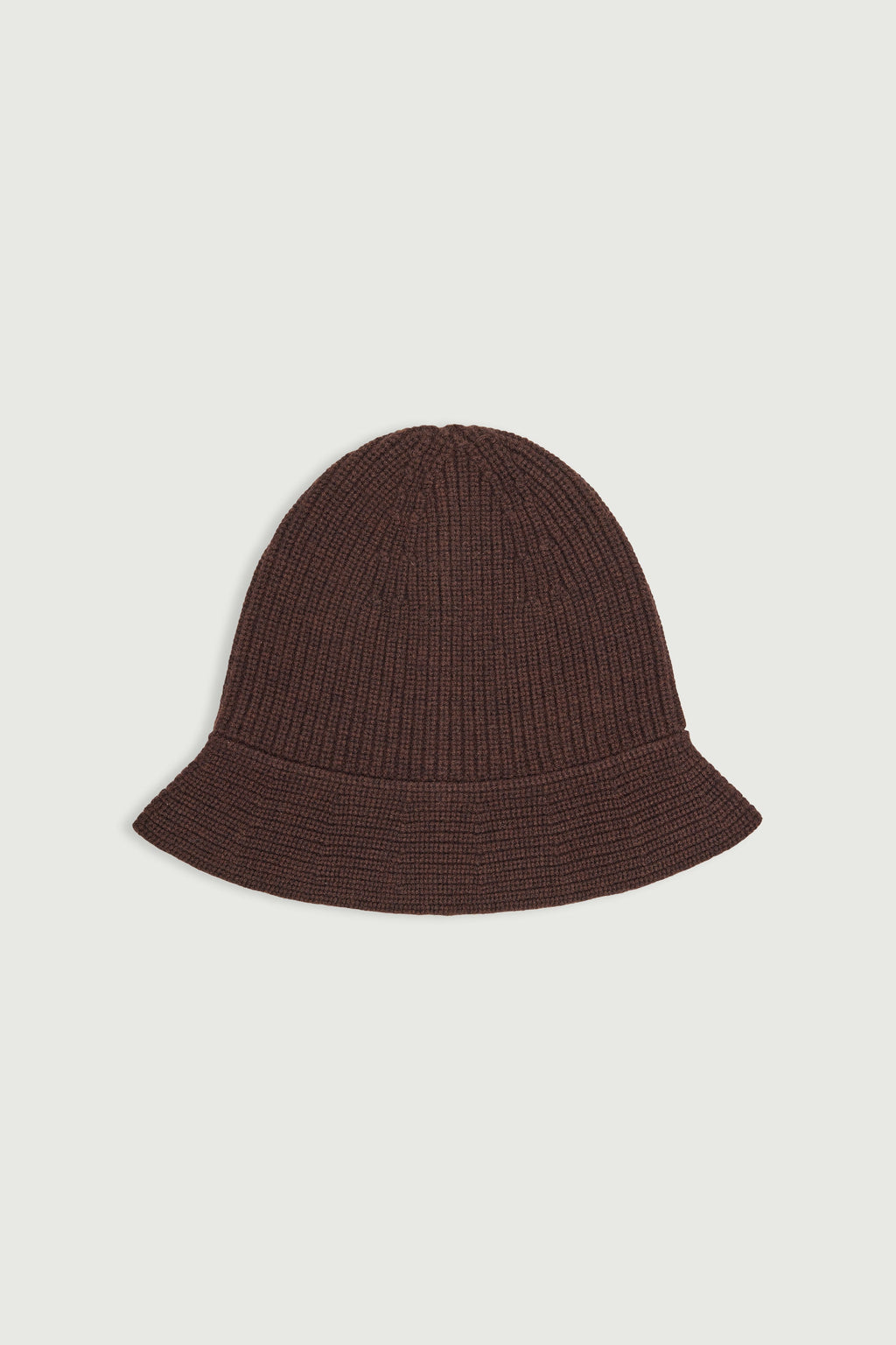 Chapeau cloche en laine tricotée