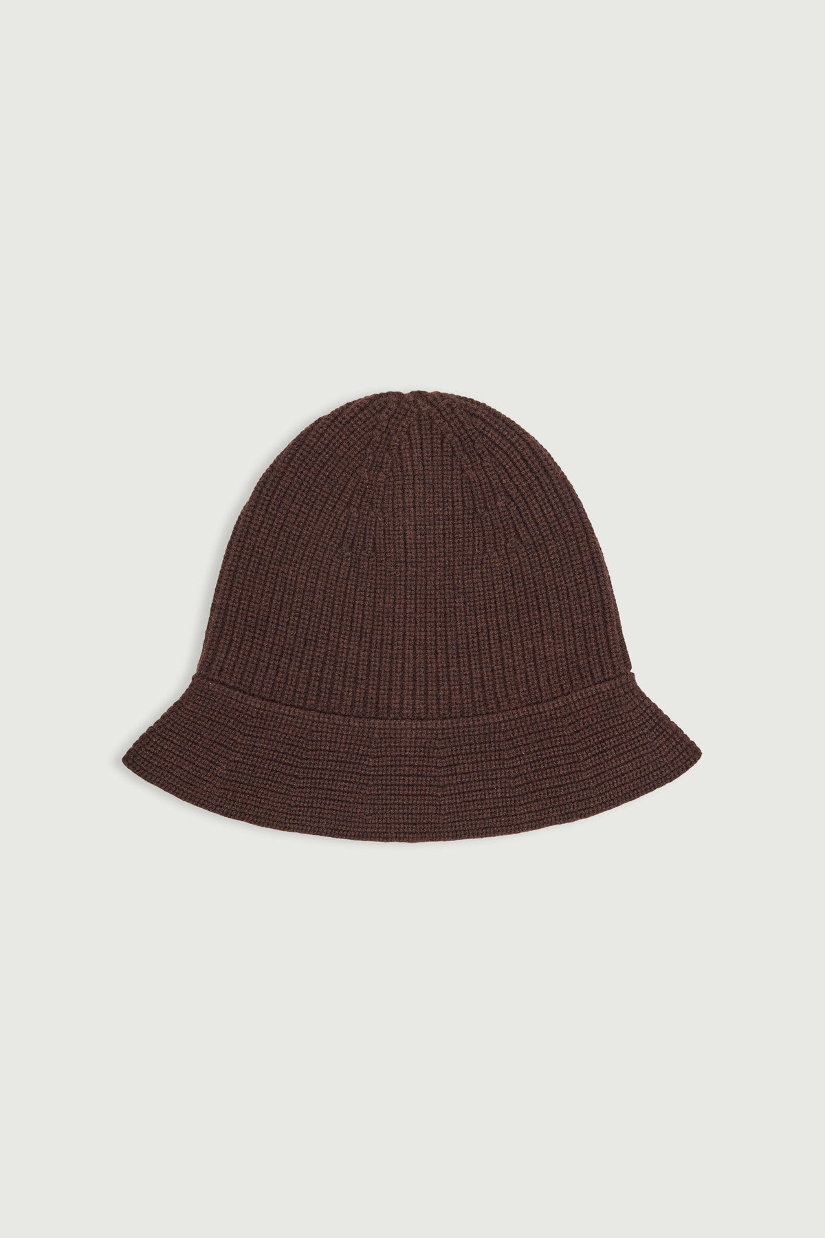 Chapeau cloche en laine tricotée