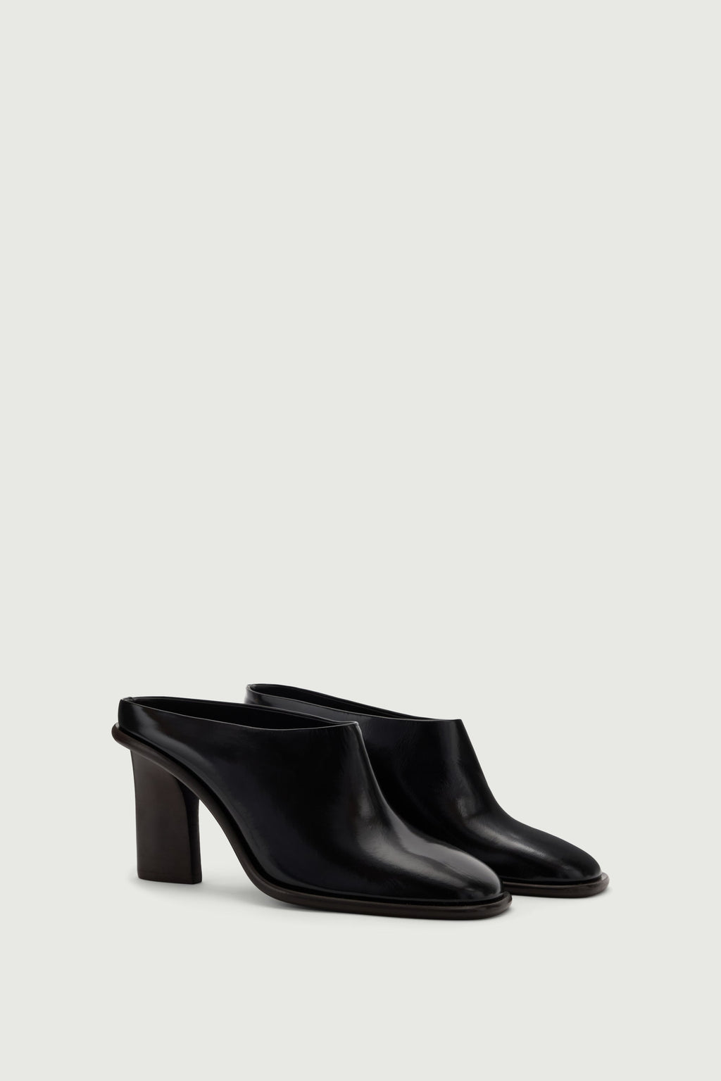 Mules à talons en cuir glacé