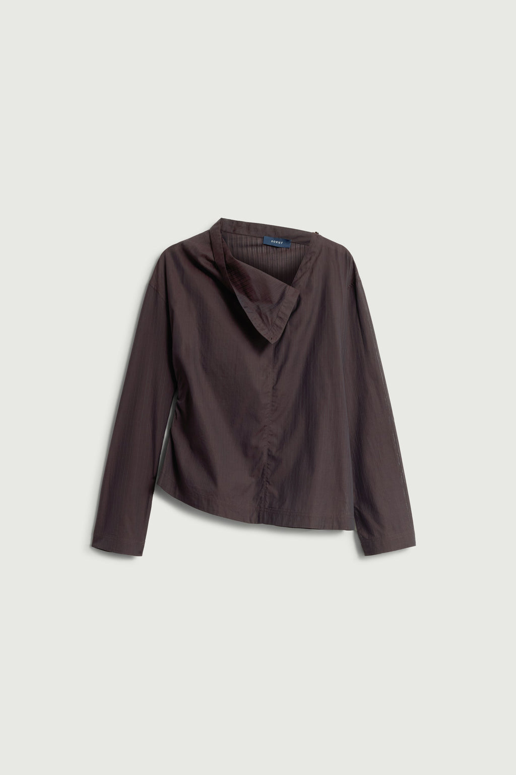 Blouse cintrée à coupe asymétrique