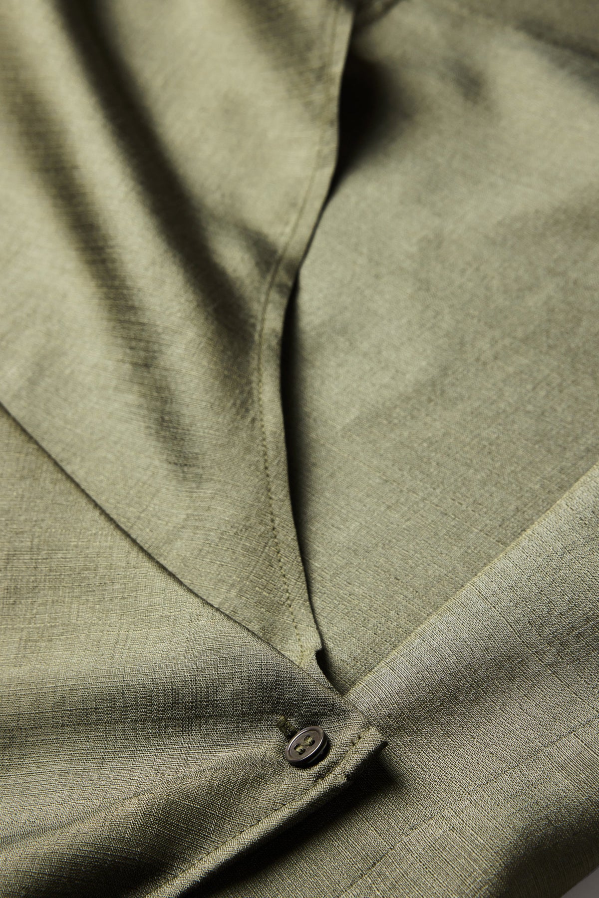 Blouse croisée en soie texturée