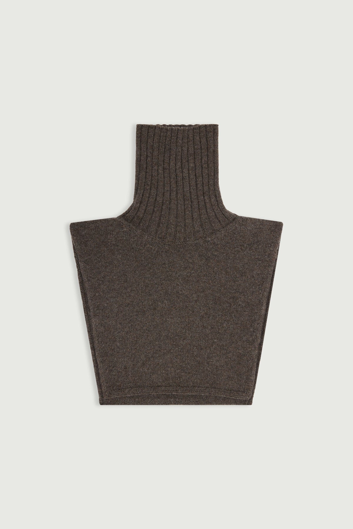 Col plastron en laine