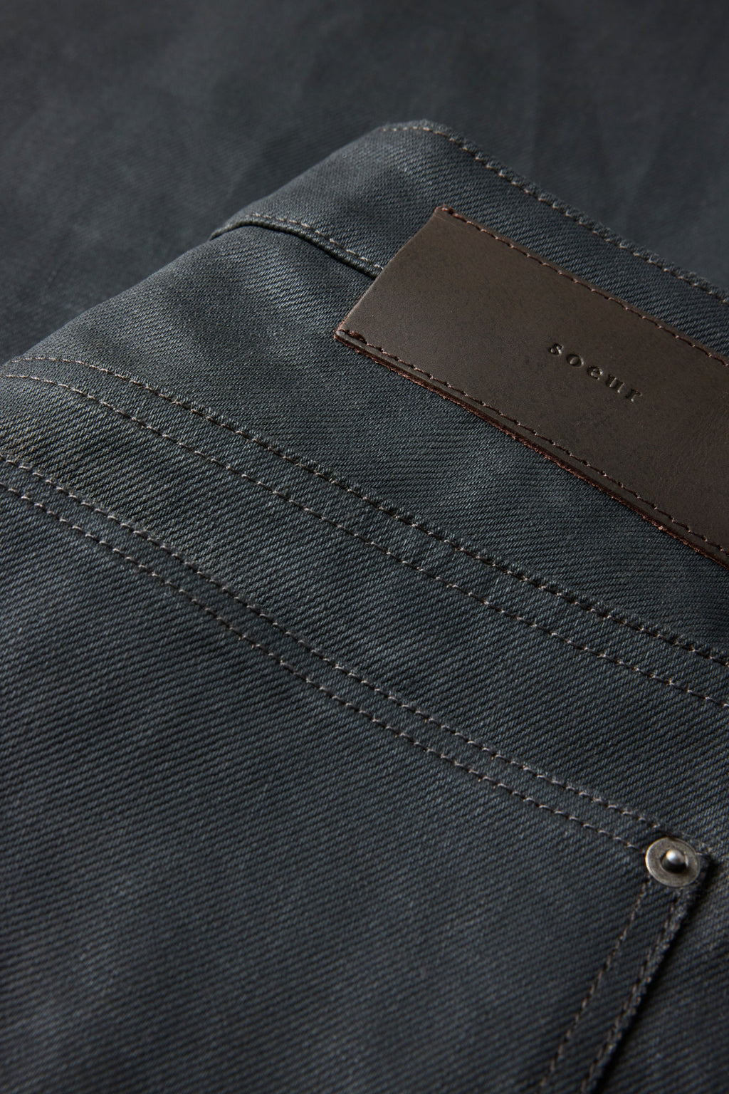 Jean barrel en toile enduite