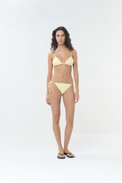 Bikini forme triangle