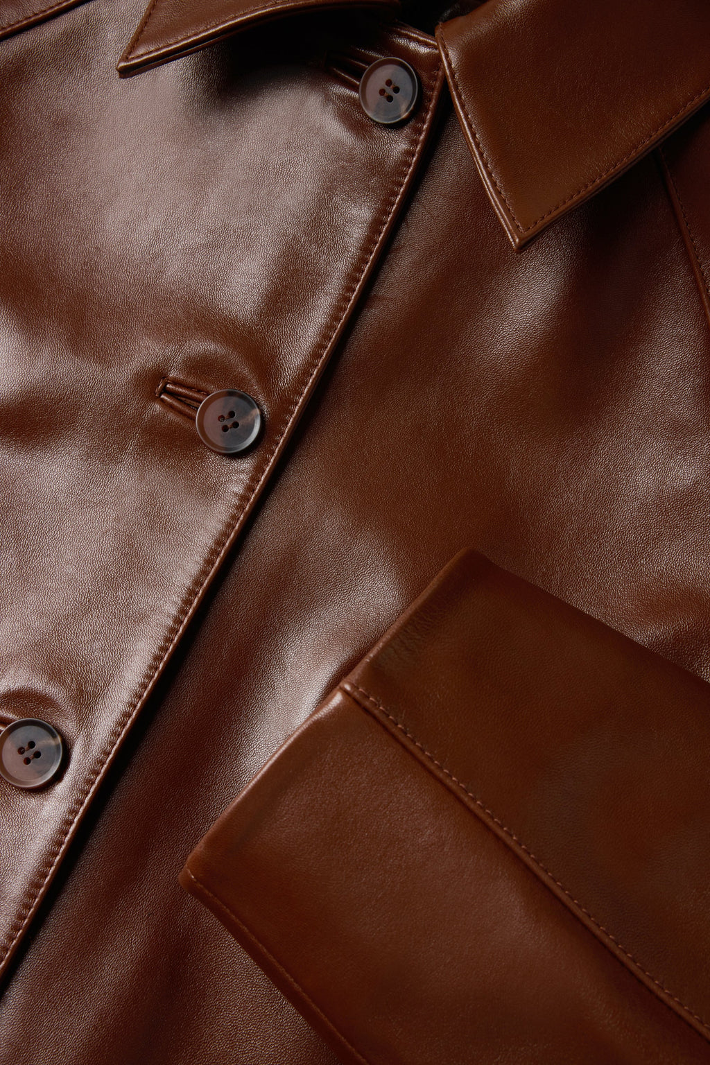 Manteau trois-quarts en cuir glacé