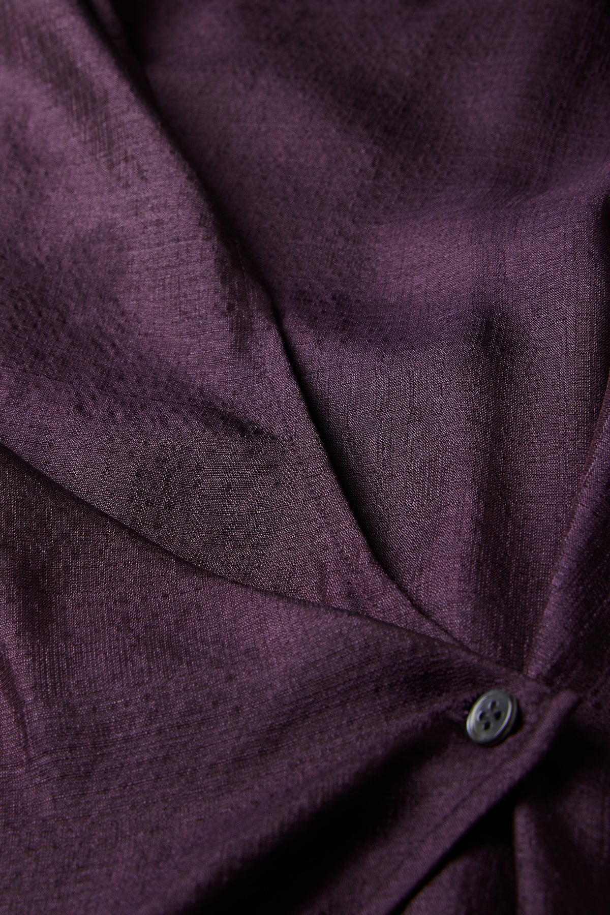 Robe croisée en soie texturée