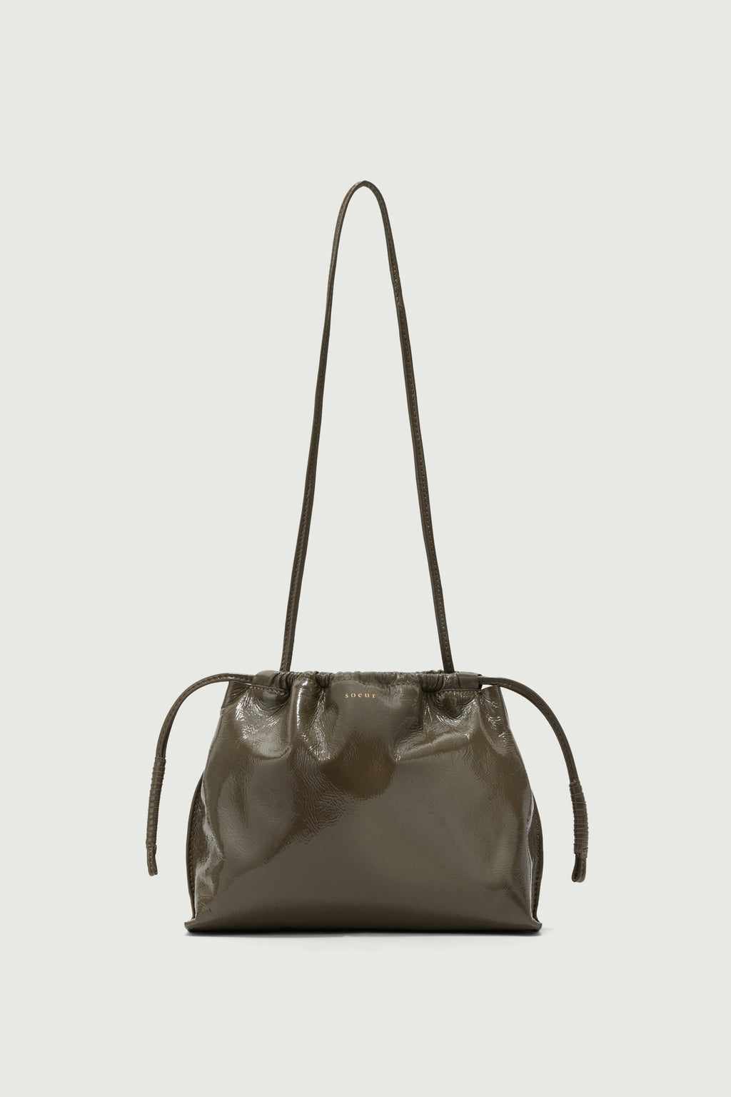 Pochette froncée en cuir vernis