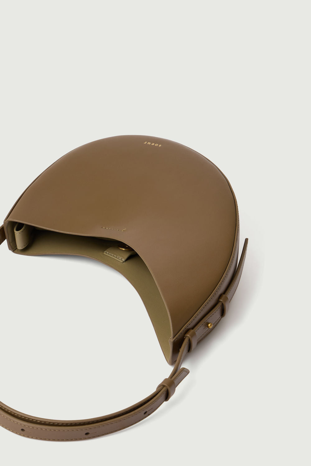 Sac asymétrique en cuir glacé