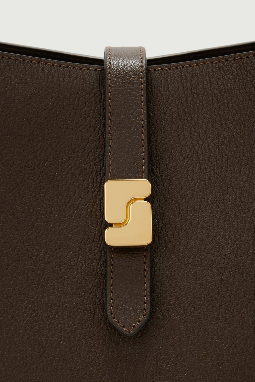 Sac seau en cuir box à boucle S