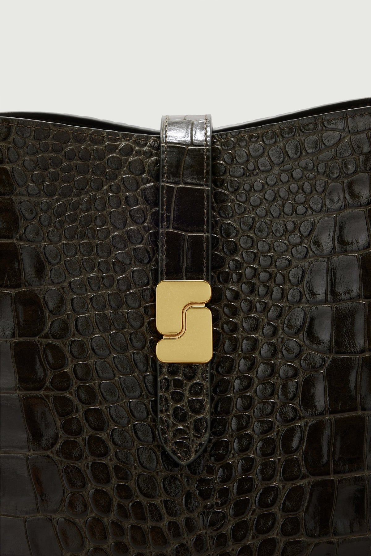 Petit sac seau à boucle S en croûte de cuir