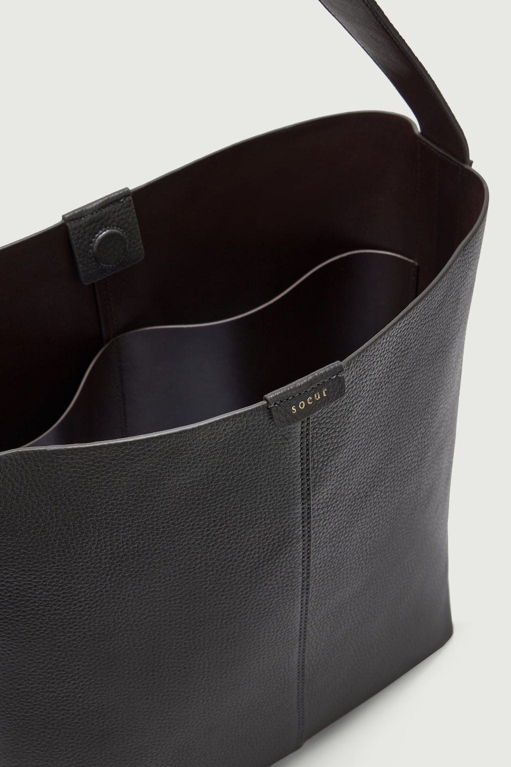Sac seau en cuir grainé