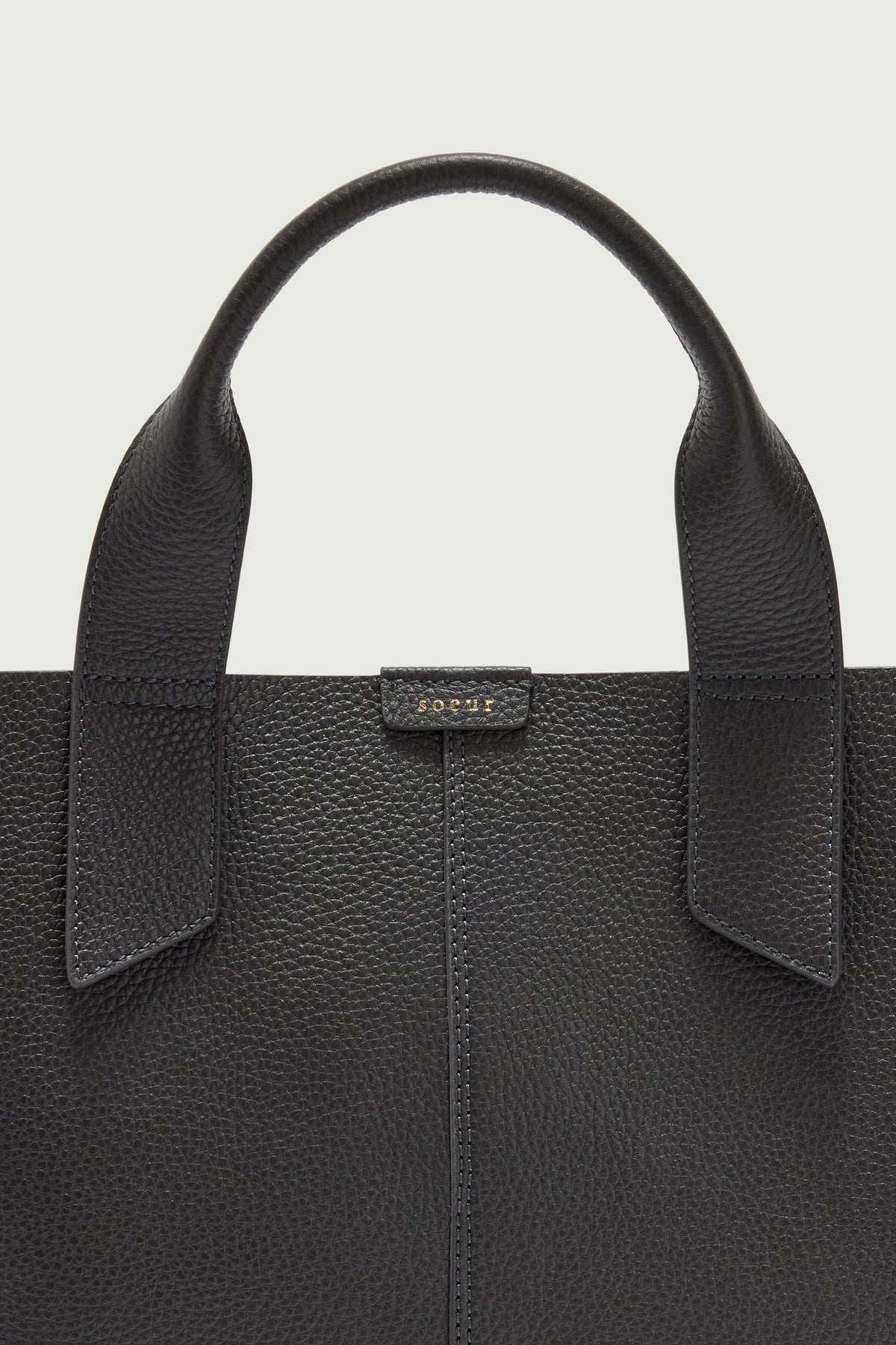 Sac cabas allongé en cuir grainé
