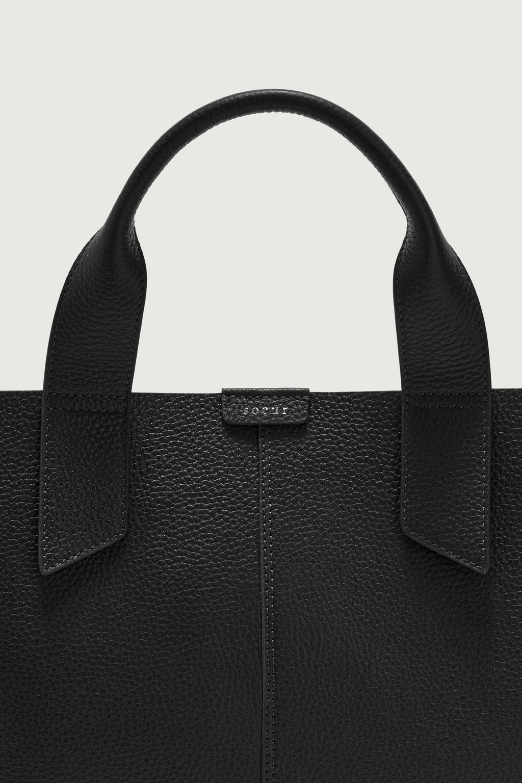 Sac cabas allongé en cuir grainé
