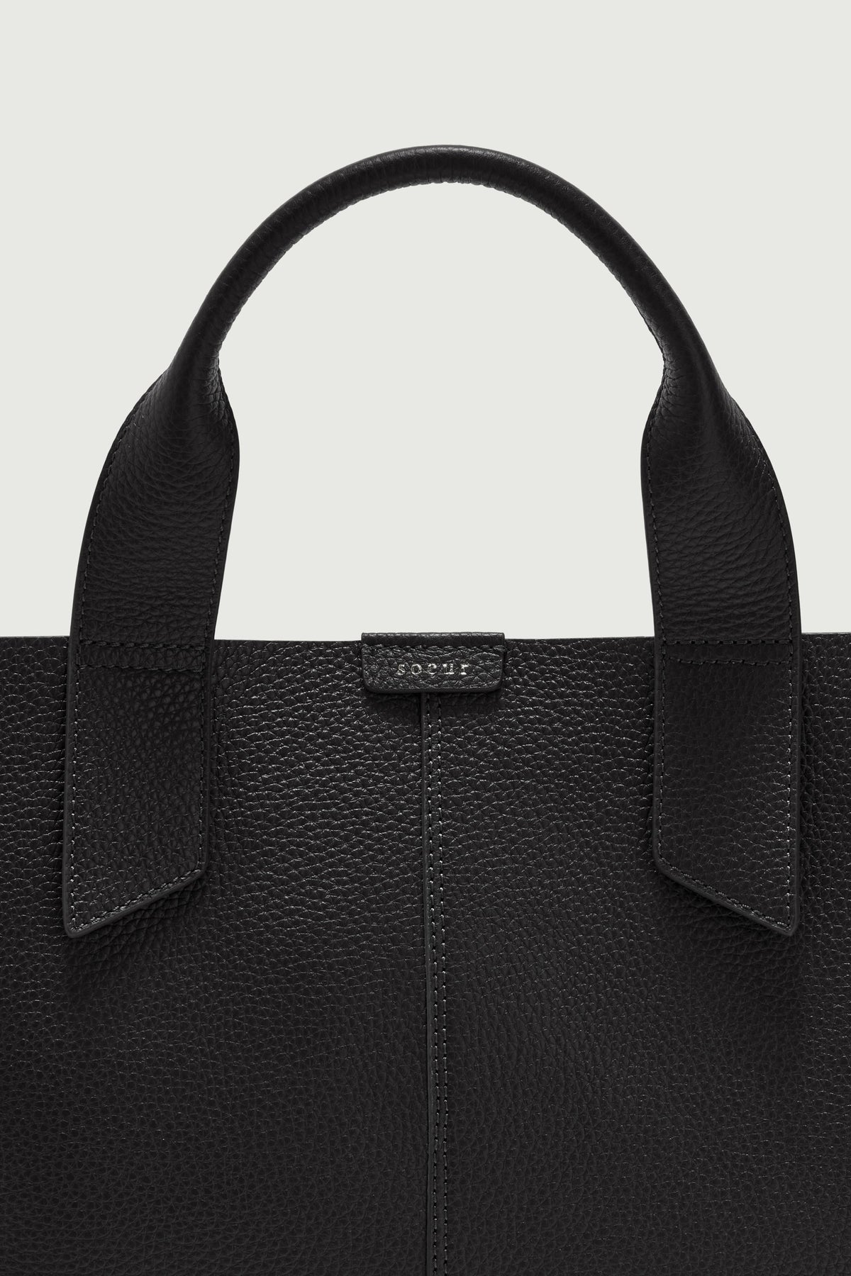 Sac cabas allongé en cuir grainé