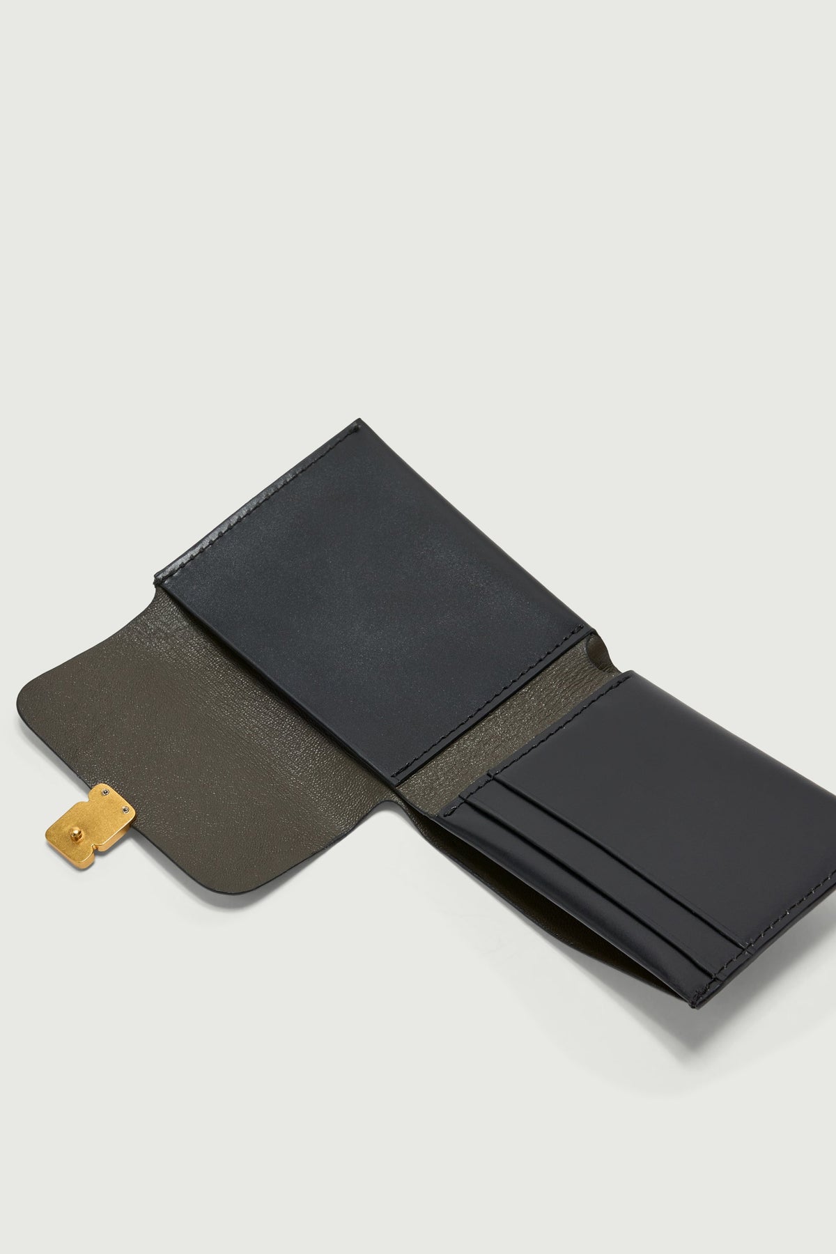 Petit portefeuille à boucle S en cuir box
