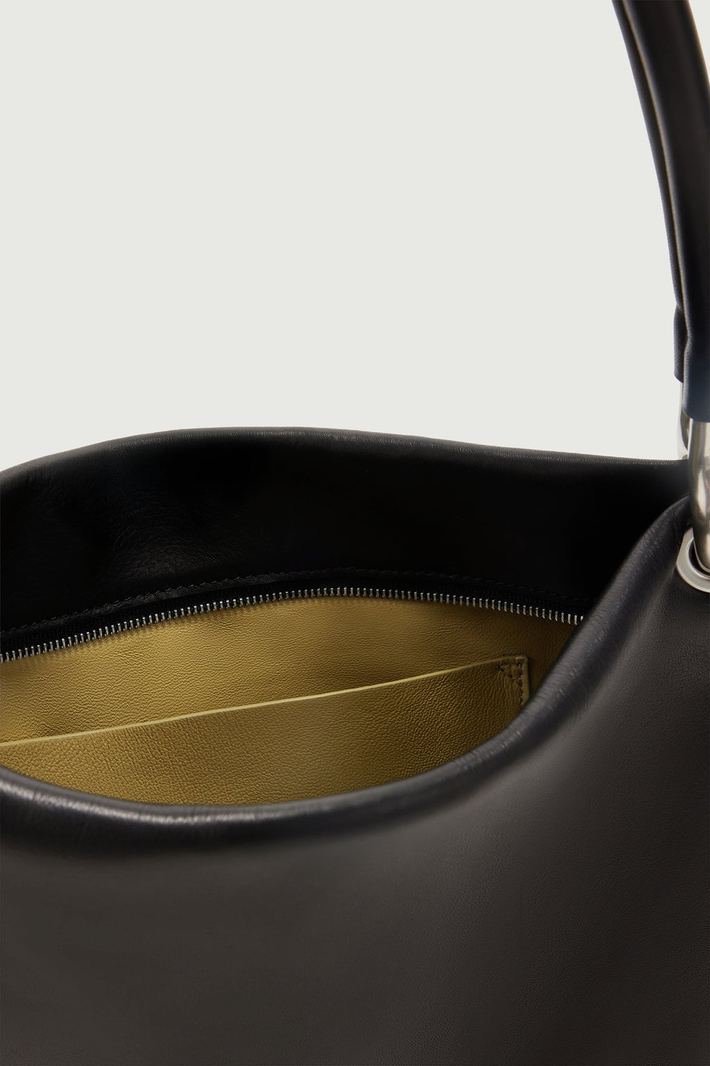 Petit sac extra souple à oeillets