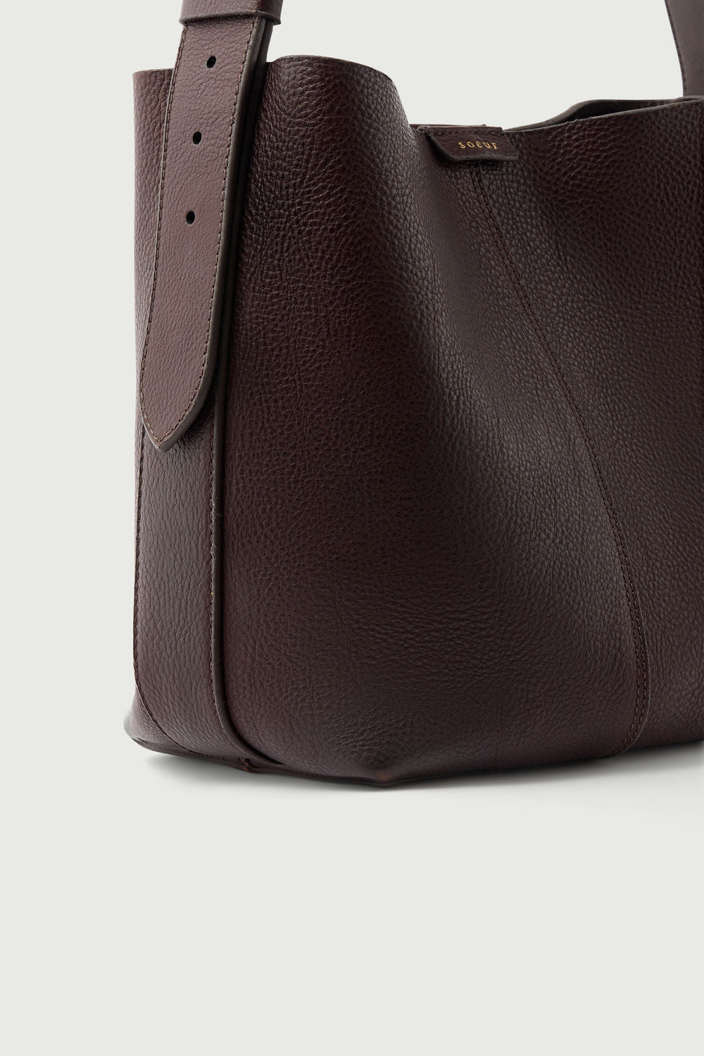 Petit sac seau en cuir grainé